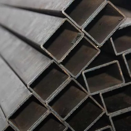 Металлическая прямоугольная труба