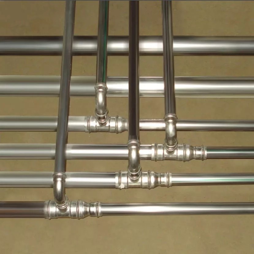 Металлическая труба для отопления